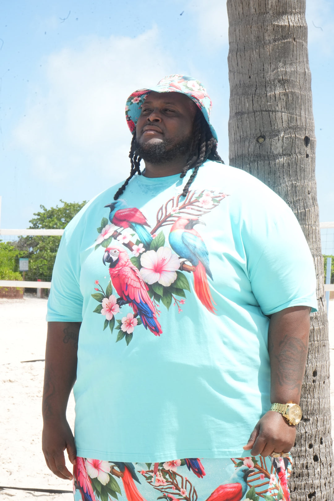 Tropical Arrangement T-Shirt, AOP Shorts, Bucket Hat and Saucony Sneakers Bundle